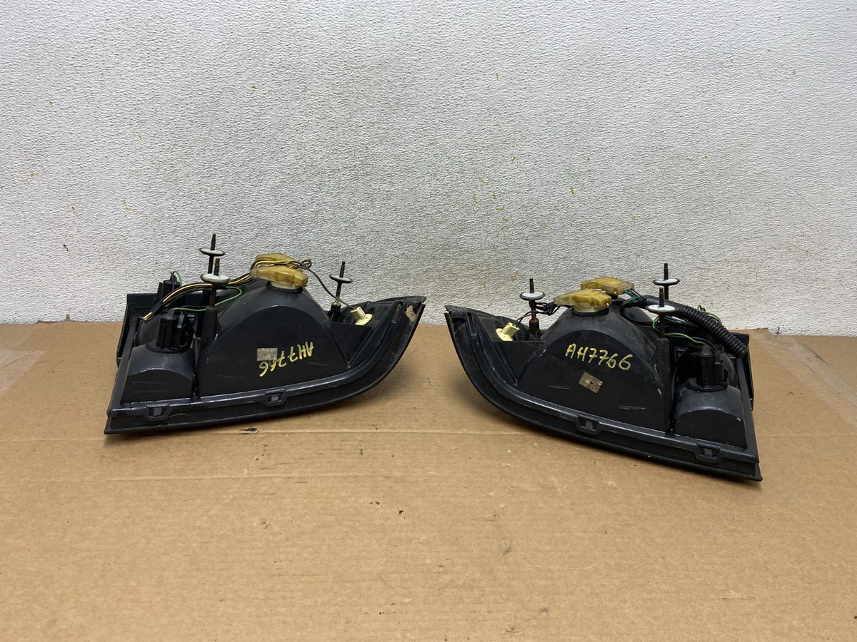 1989 to 1996 Chevrolet Beretta Left+Right Set Side Tail Light AH7766 DG6