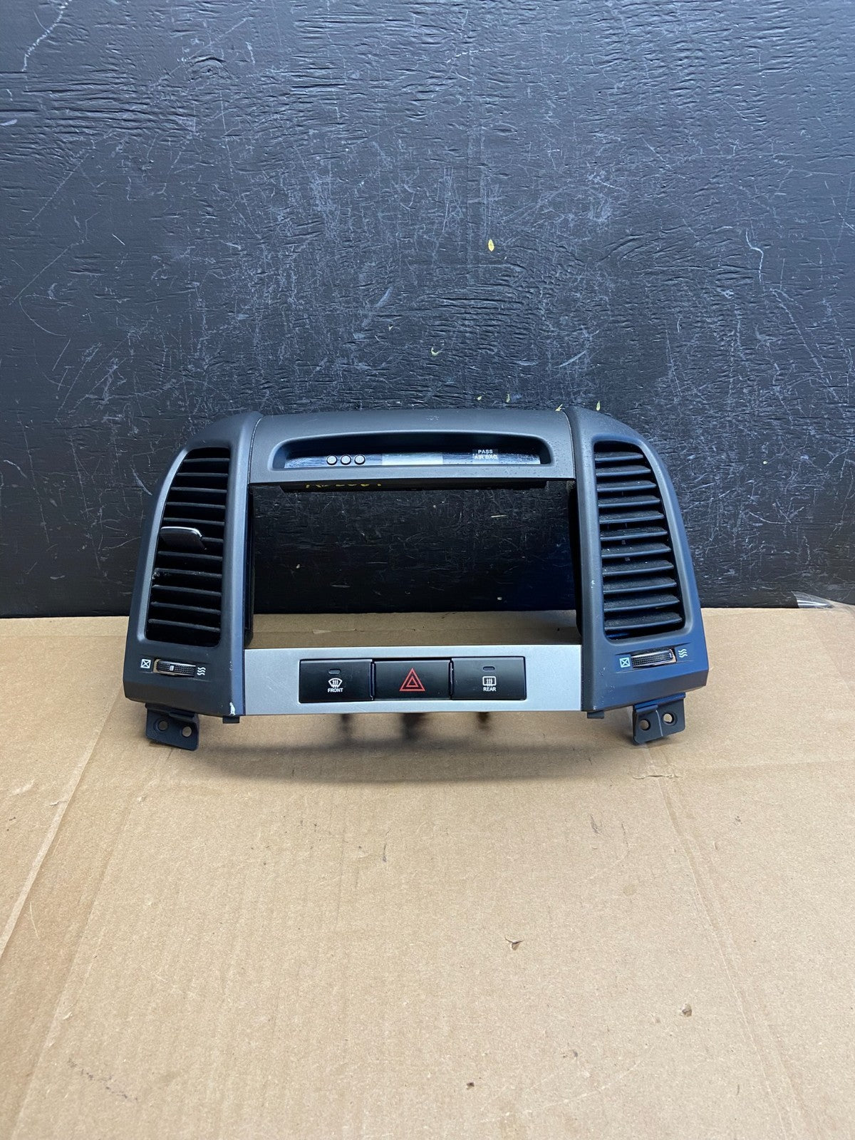 2007 to 2009 Hyundai Santa Fe Center Dashboard Radio Bezel Trim AD2089 DG0