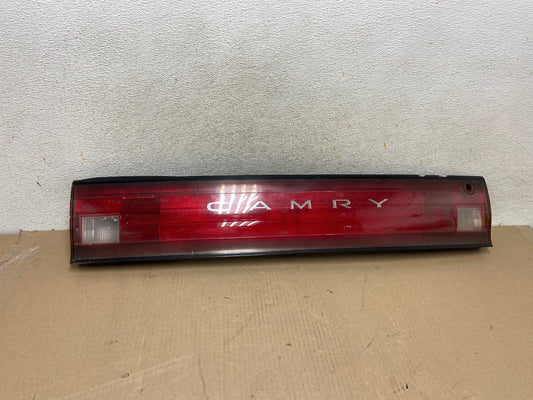 1992 1993 1994 Toyota Camry Center Trunk Rear Tail Light AH6710 LK0