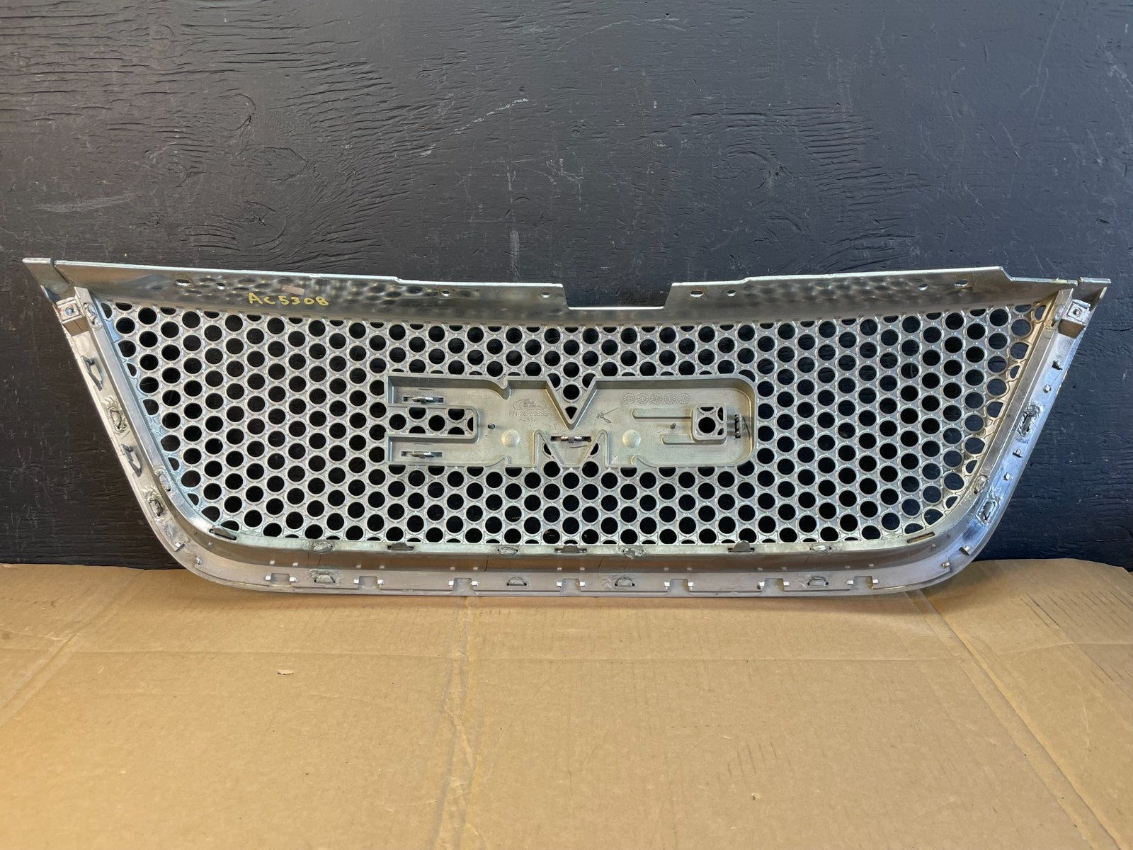 2011 to 2012 GMC Acadia Denali Front Upper Grill Grille ac5308 DG3