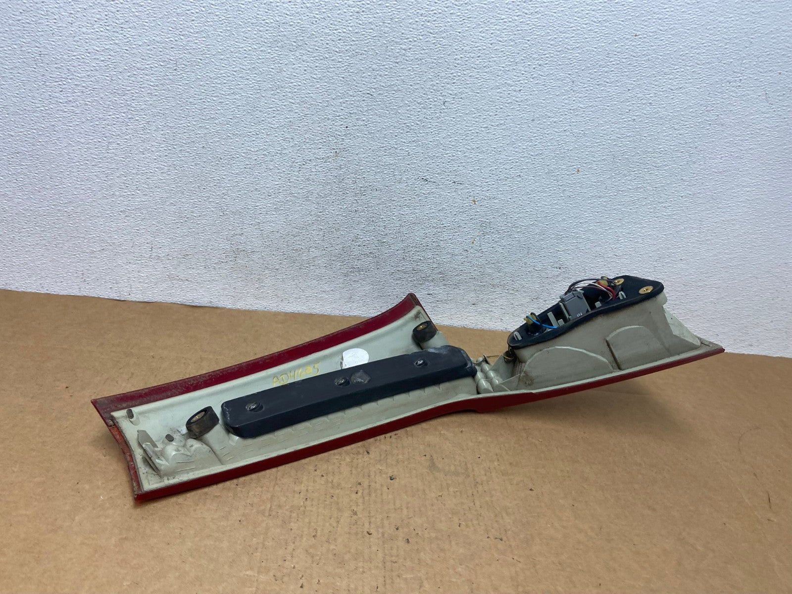 2008 to 2013 Volvo XC70 V70 Left Driver Tail Light Upper AD4605 LK5