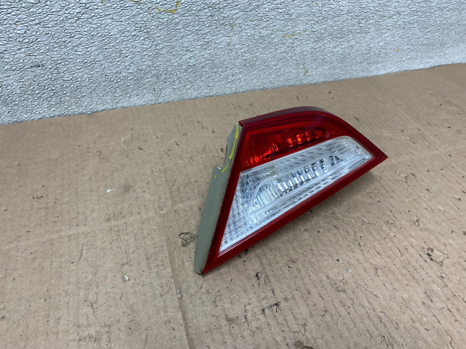 2011 to 2014 Hyundai Sonata Right Passenger Rh Inner Tail Light Oem W0851 DW1