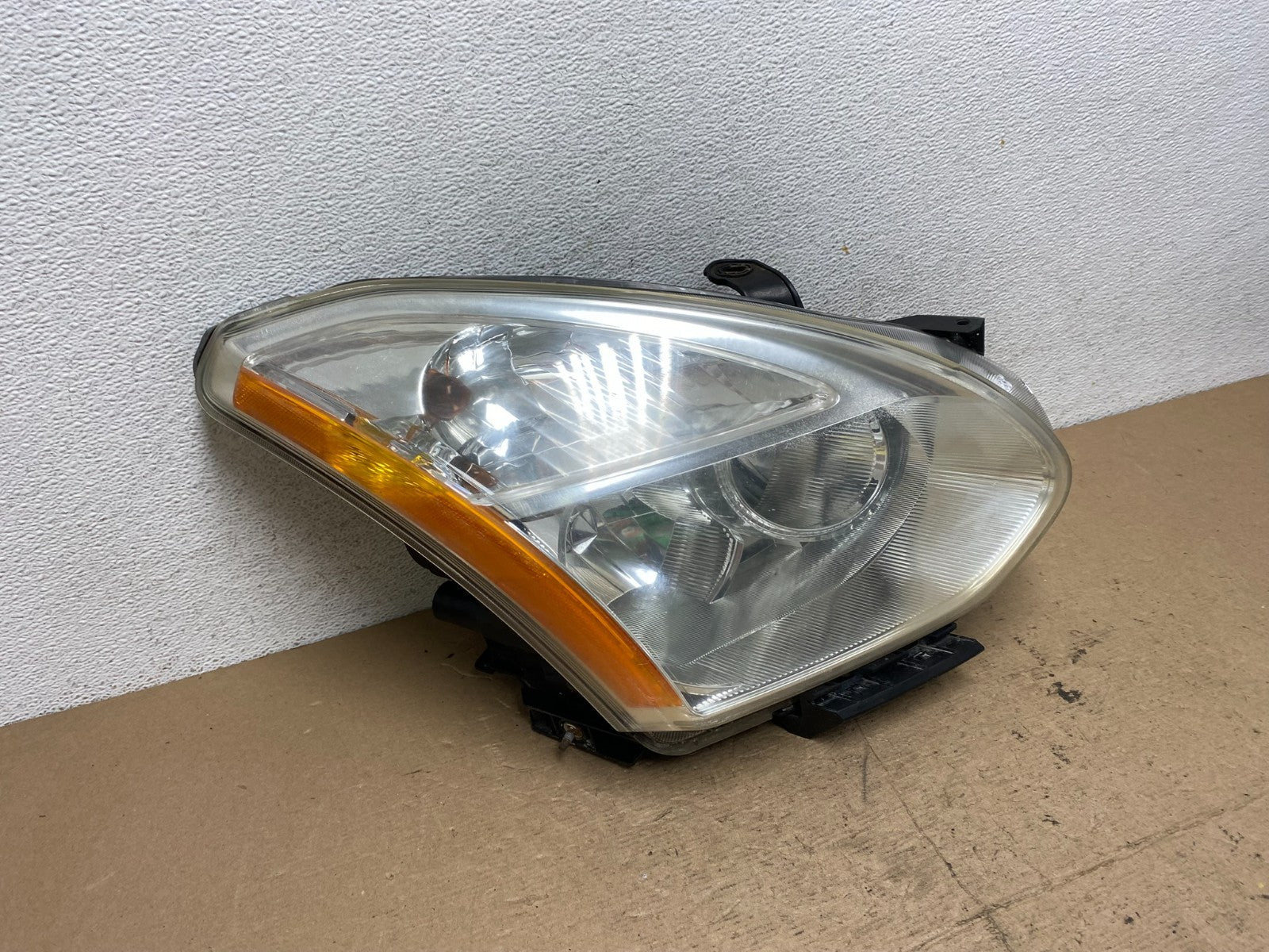 2009-2013 Nissan Rogue Right Passenger Xenon HID Headlight AF5694 DW2