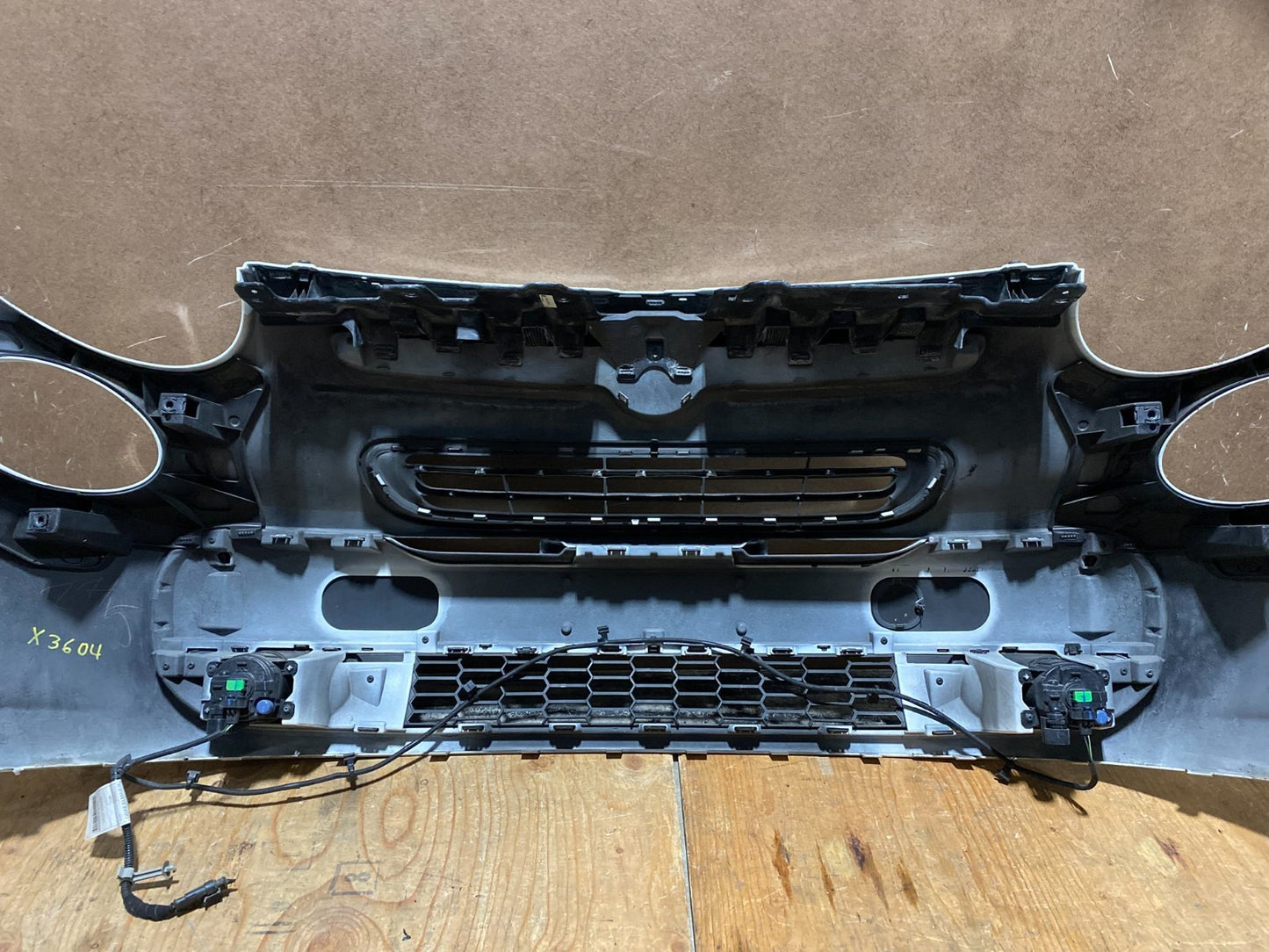 2014 to 2017 Fiat 500L Front Bumper Cover Grill Grille X3604 PS15