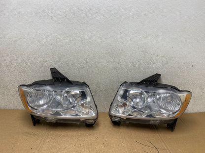 2011-2013 Jeep Grand Cherokee Left+Right Halogen Headlights U9907 DW0