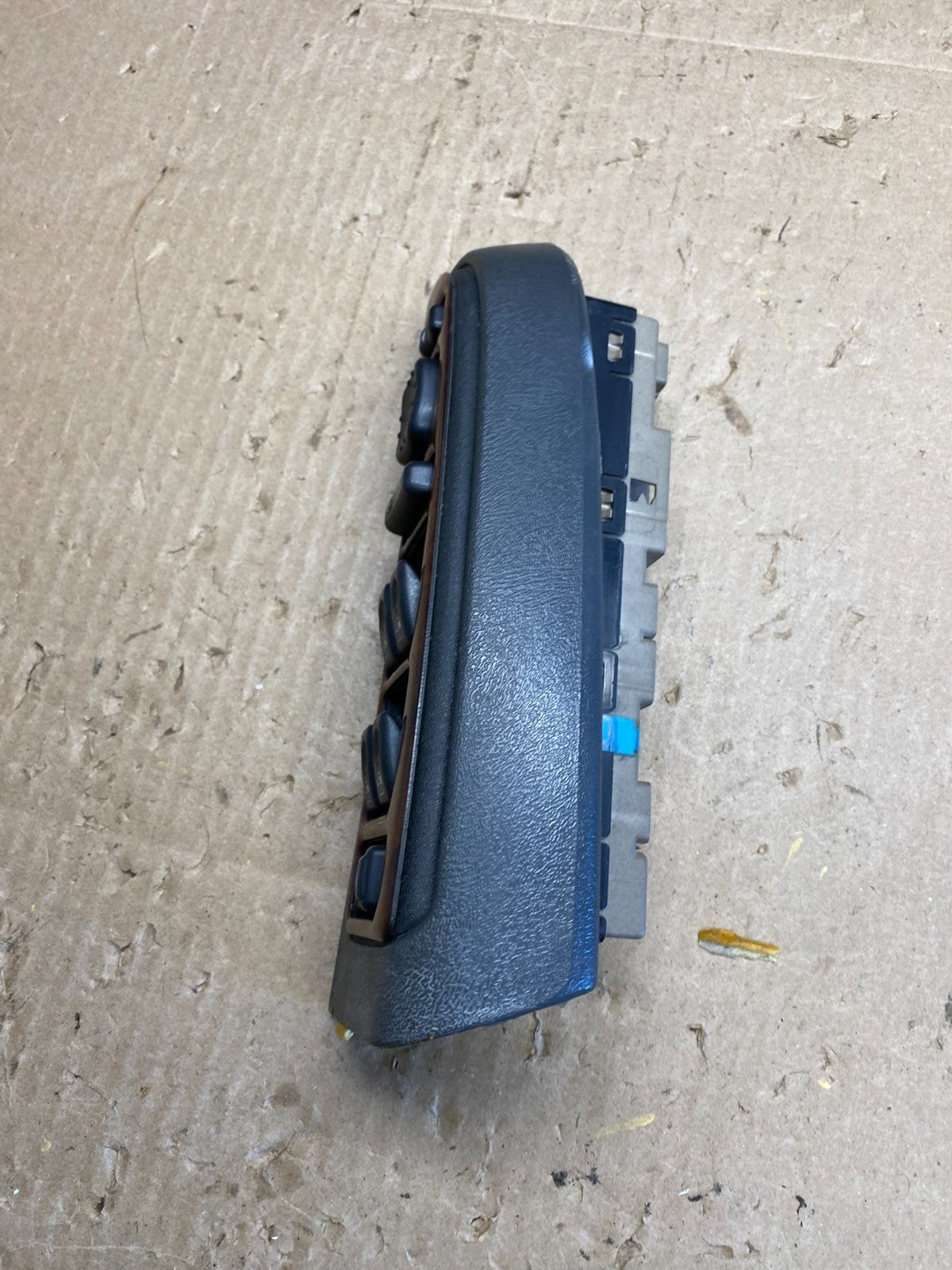 2003 to 2006 Suburban Tahoe Yukon Front Left Driver Window Switch AC6556 DG1