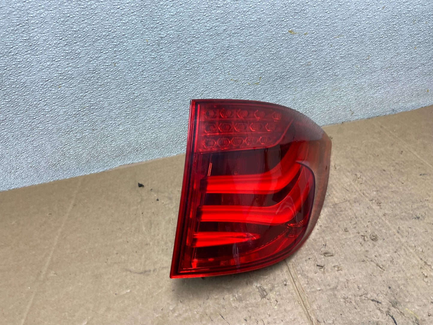 2010-2013 BMW F07 5-Series Gran Turismo GT Right Passenger Tail Light AA3895 DW2