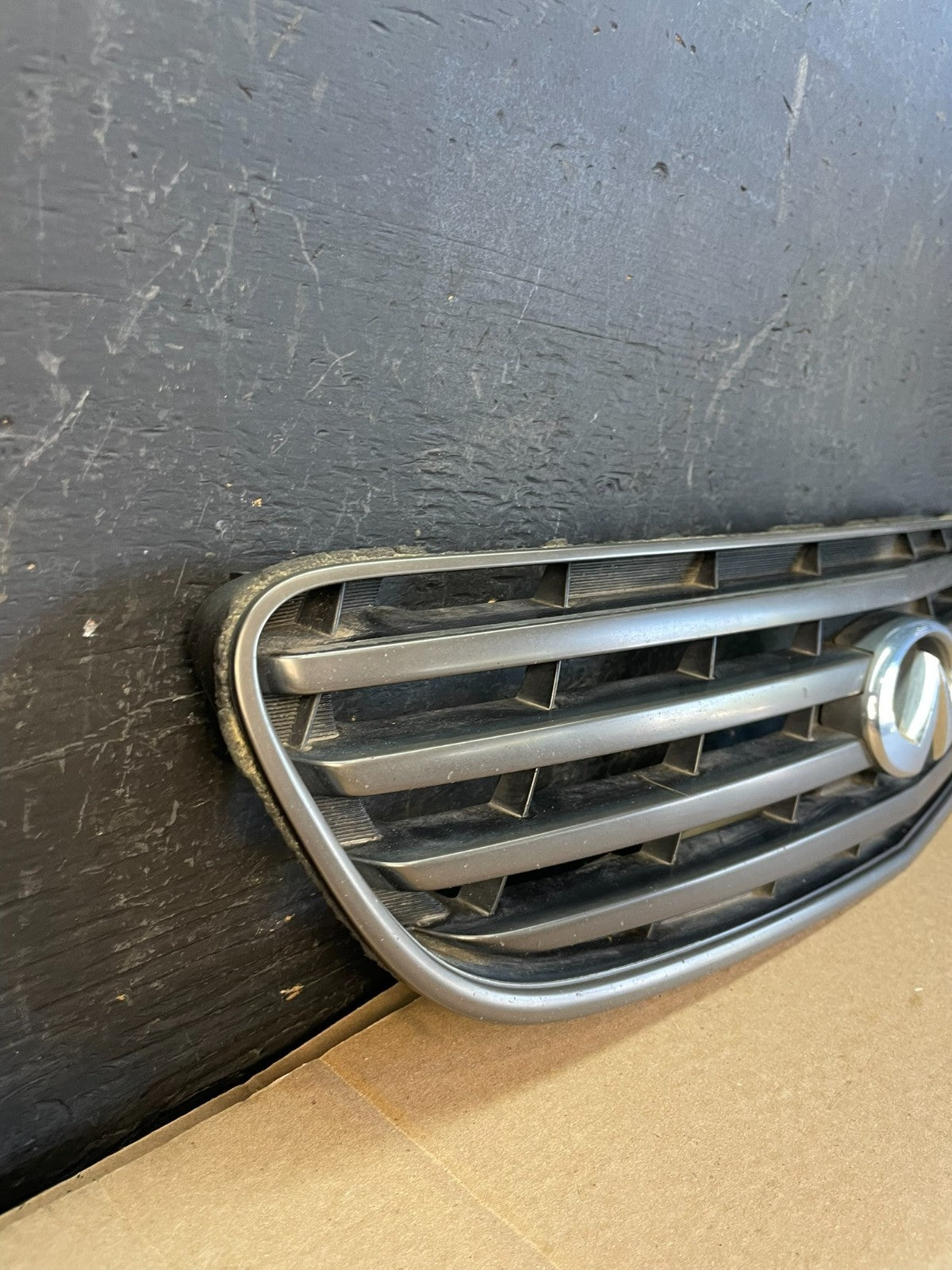 2002 2003 2004 Infiniti I35 Sedan Front Upper Grill Grille Oem AC2172  DG2