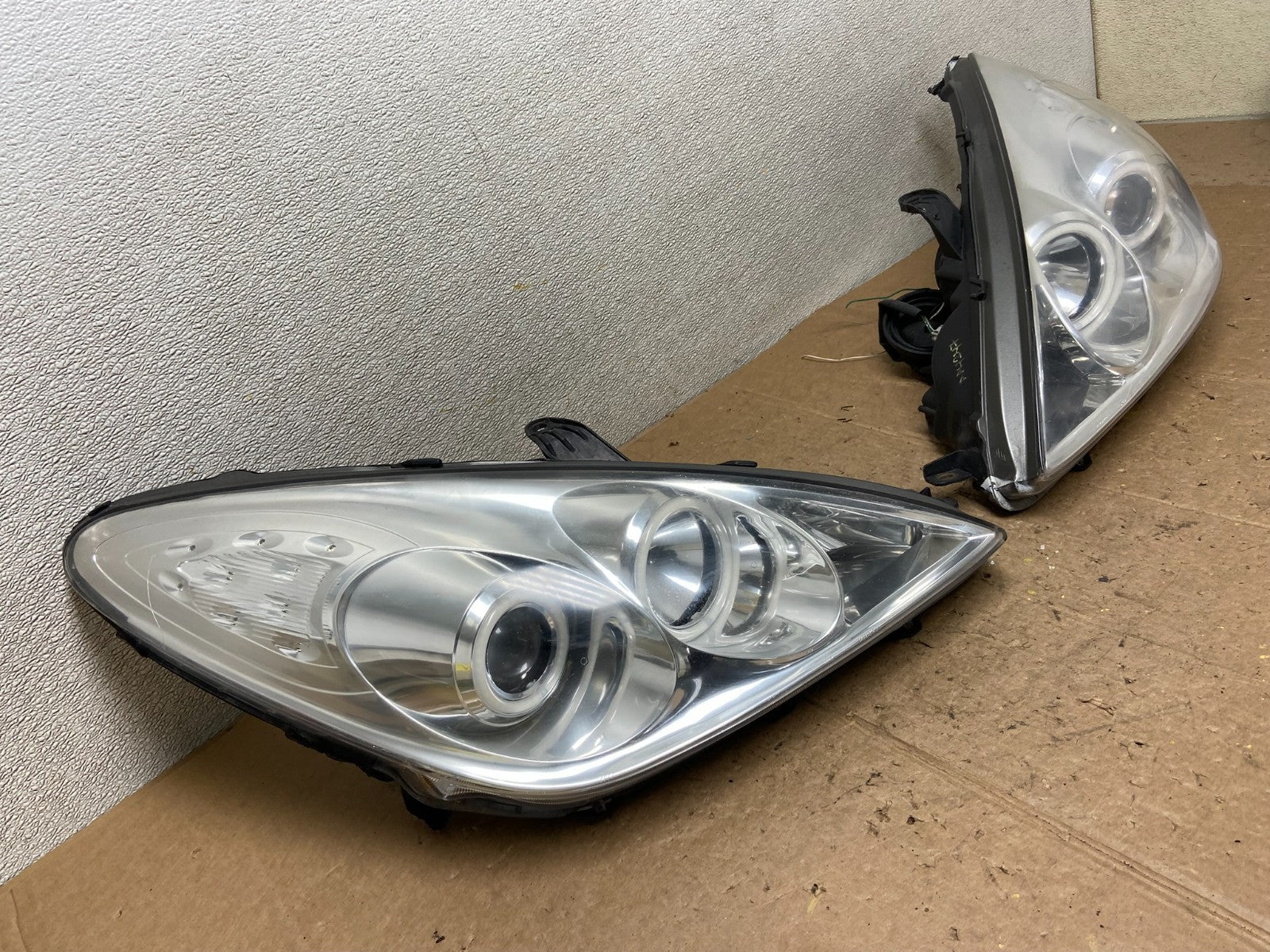 2005 - 2006 Lexus Es330 Left+Right Set Headlights LED Projector  AA4247 DG1
