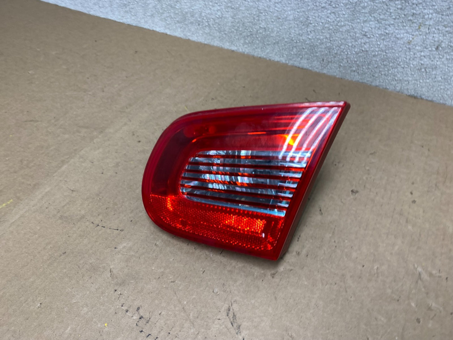 2007 2008 2009 2011 Volkswagen Eos Right Passenger Rh Tail Light inner W85741