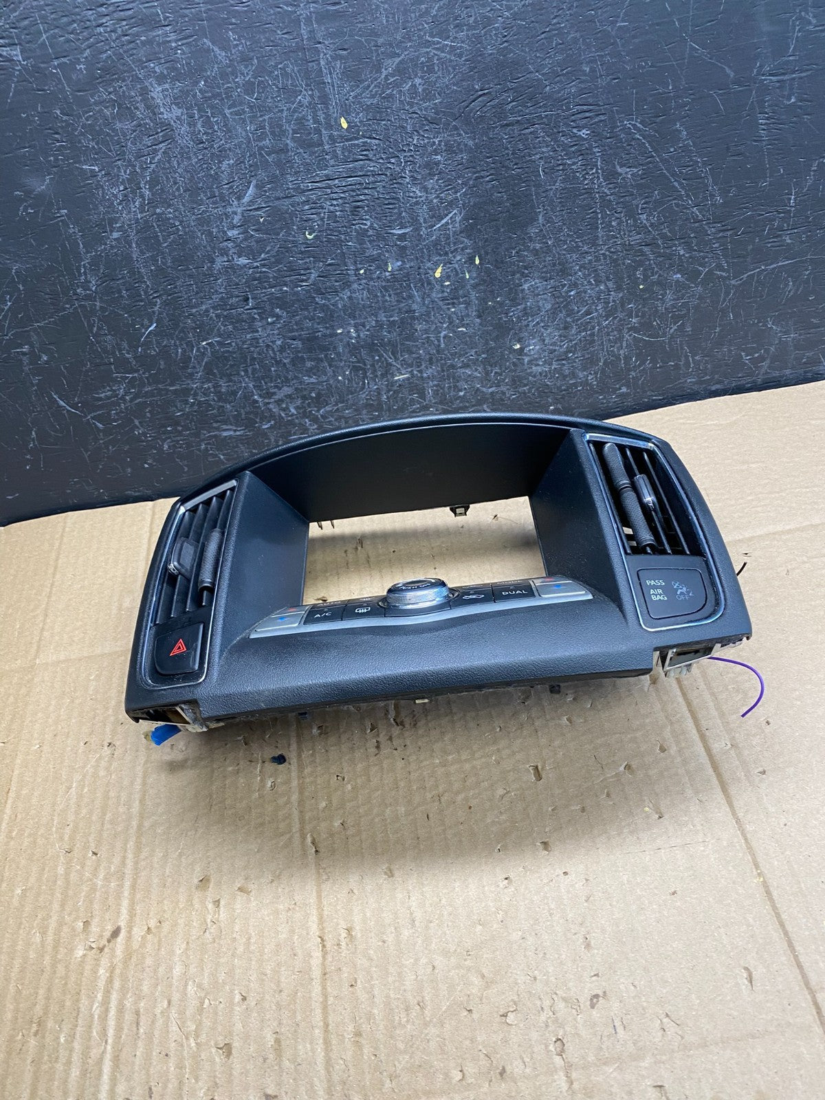 2009-2014 Nissan Maxima Center Console Climate Control Radio Bezel AC9461 DG3