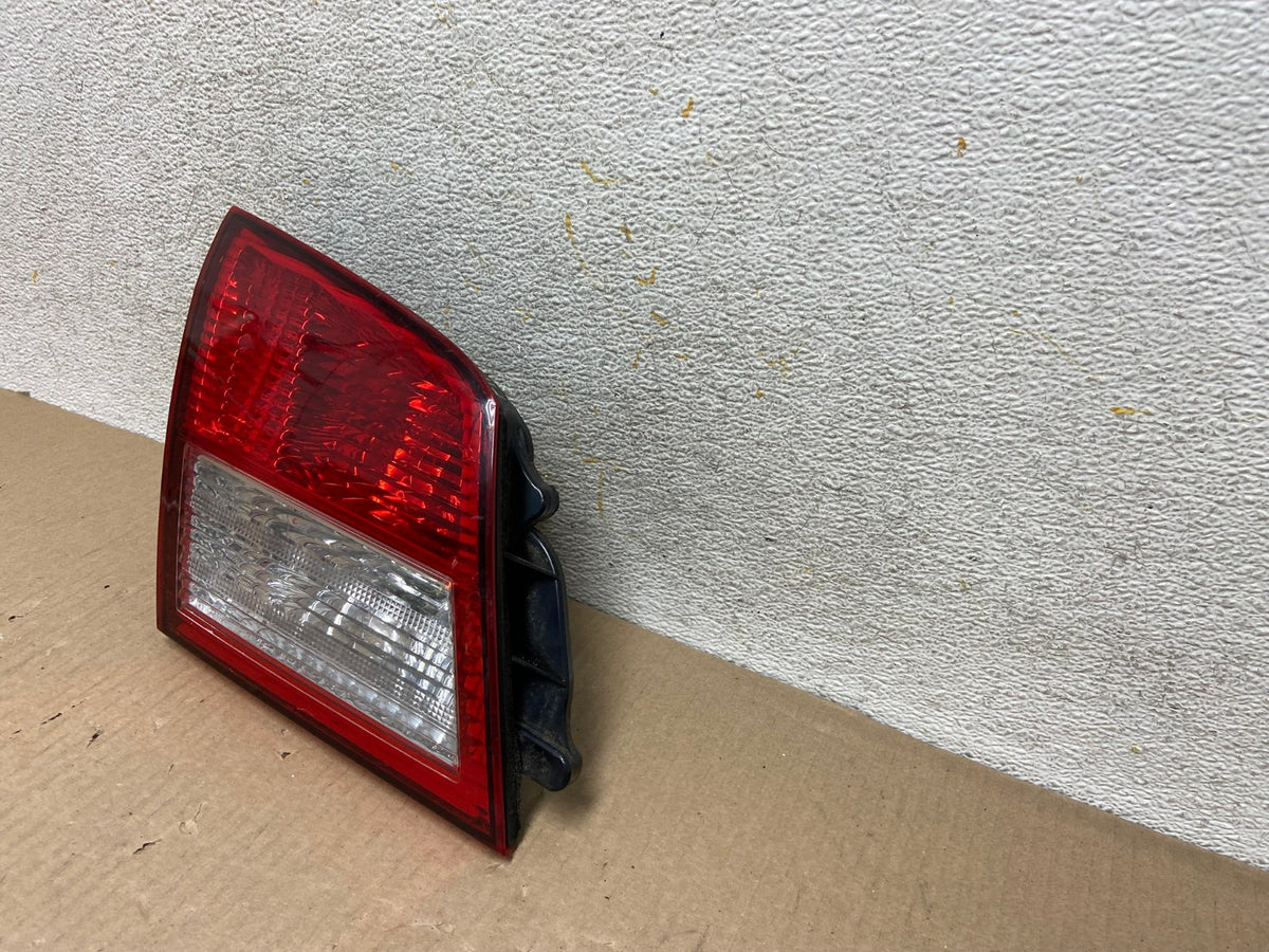 2002-2004 Infiniti i35 Inner Light Left Driver Side Tail Light AH5770 LK2