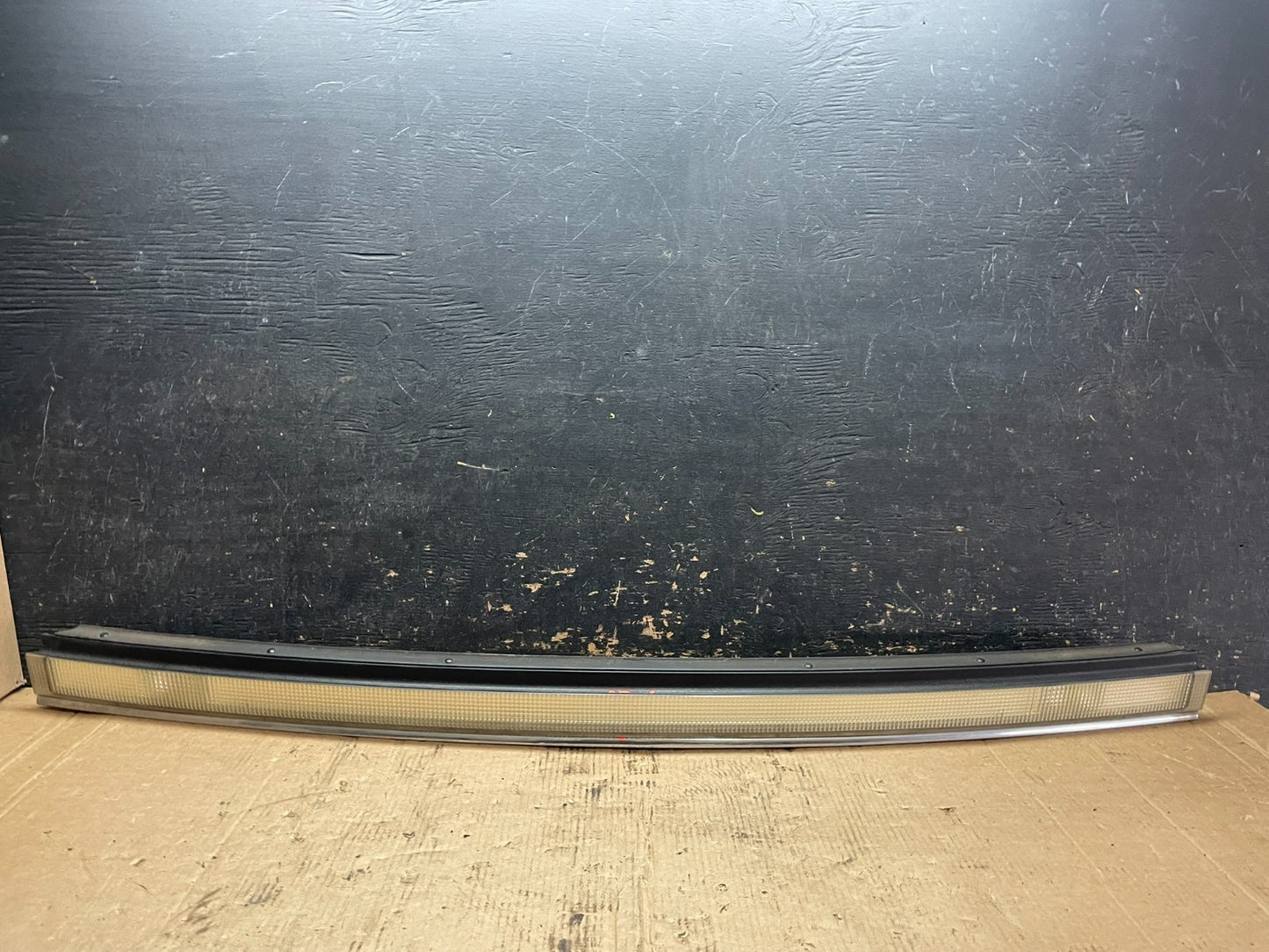 1991 - 1993 Oldsmobile 98 Ninety Eight Center Trunk Tail Light Z5835 DG0