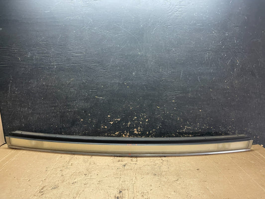 1991 - 1993 Oldsmobile 98 Ninety Eight Center Trunk Tail Light Z5835 DG0