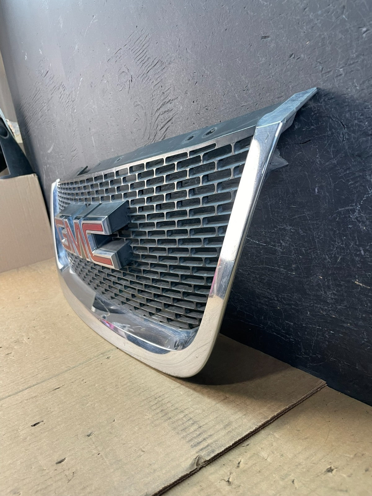 2007 to 2012 GMC Acadia Front Upper Grill Grille ad5510 DG1