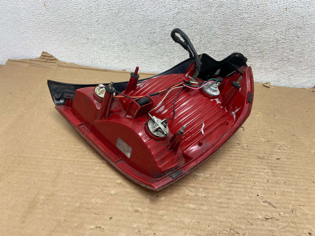 2001-2003 Sedan Hyundai Elantra Left Driver Lh Side Tail Light AG9286 LK4