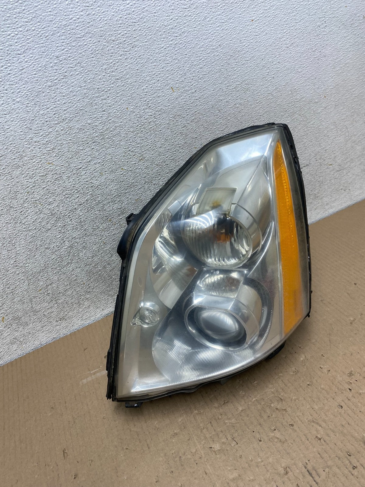 2006 to 2011 Cadillac DTS Left Driver Lh Xenon Hid Headlight AJ2539 DW2