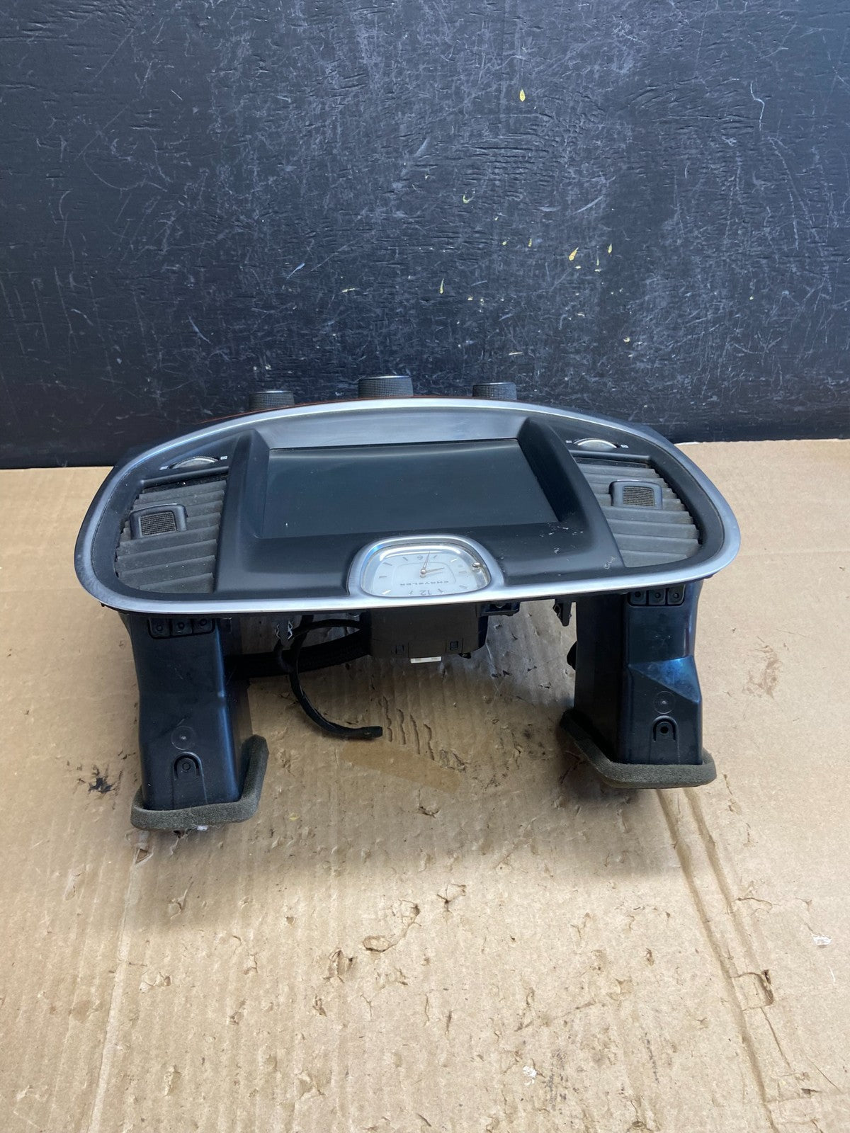 2011-2014 Chrysler 300 Dash A/C Climate Control Screen Radio Bezel AE1902 DG3