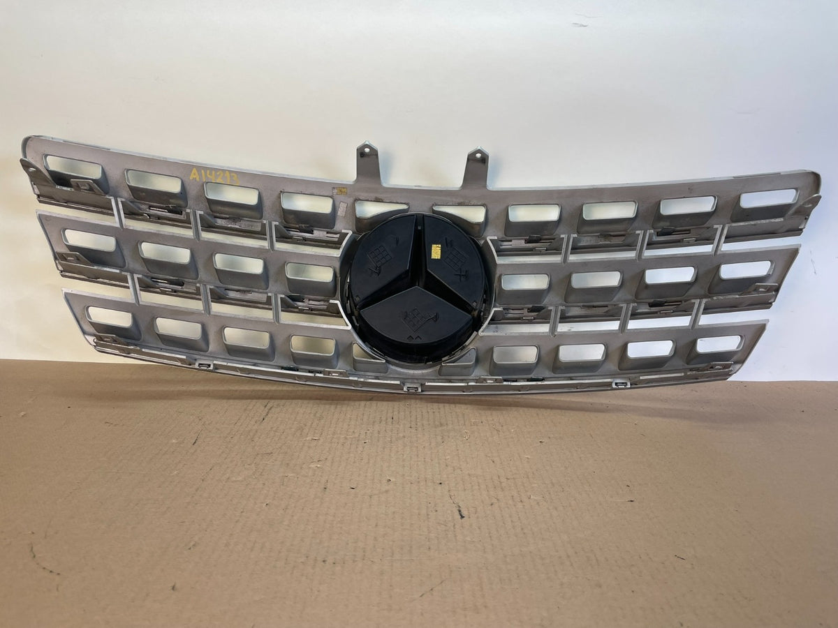 2009 to 2011 Mercedes ML-Class W164 Front Bumper Grille Grill AI4213 DG3