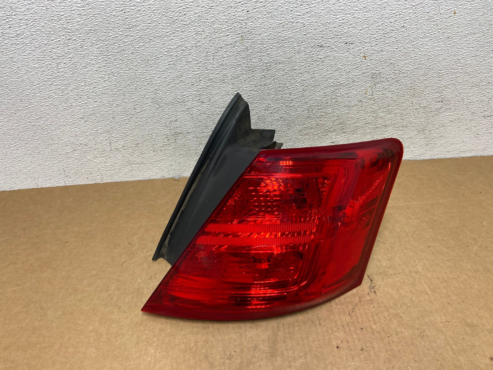 2014 to 2018 Ford Taurus Interceptor Right Passenger RH Tail Light AD6086 LK0