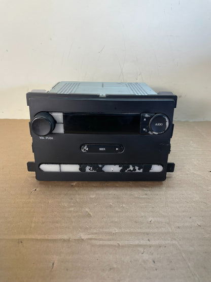 2005 to 2007 Ford F250 F350 Radio Audio AM/FM Receiver AI0489 DW0