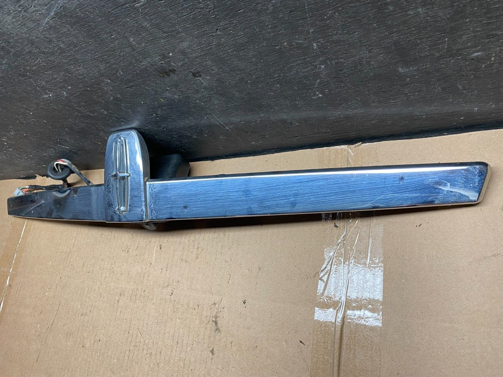 2009 to 2012 Lincoln MKS Trunk Moulding Lid Chrome Trim C4105 PS2