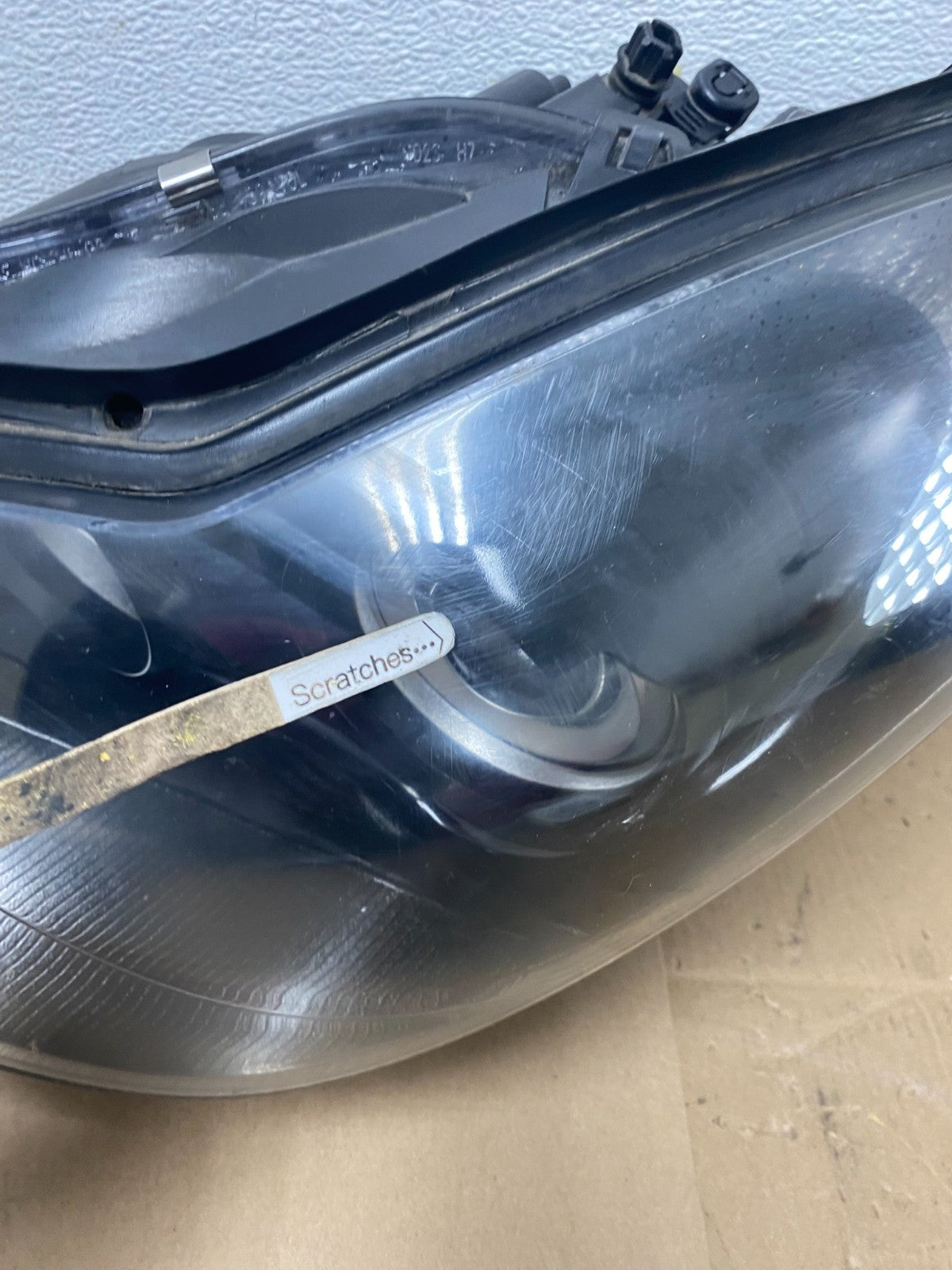2006 to 2010 Mercedes-Benz CLS550 Left+Right Side Halogen Headlight AF43614