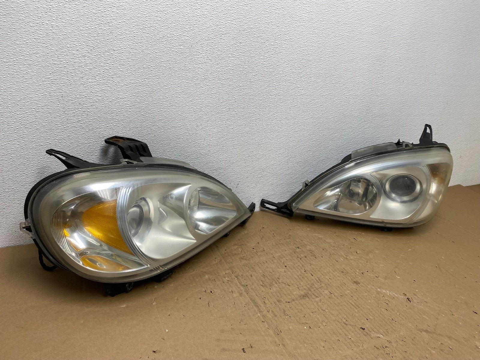 2002 - 2005 Mercedes ML ML350 ML500 Left+Right Side Halogen Headlights AB6987 DW2