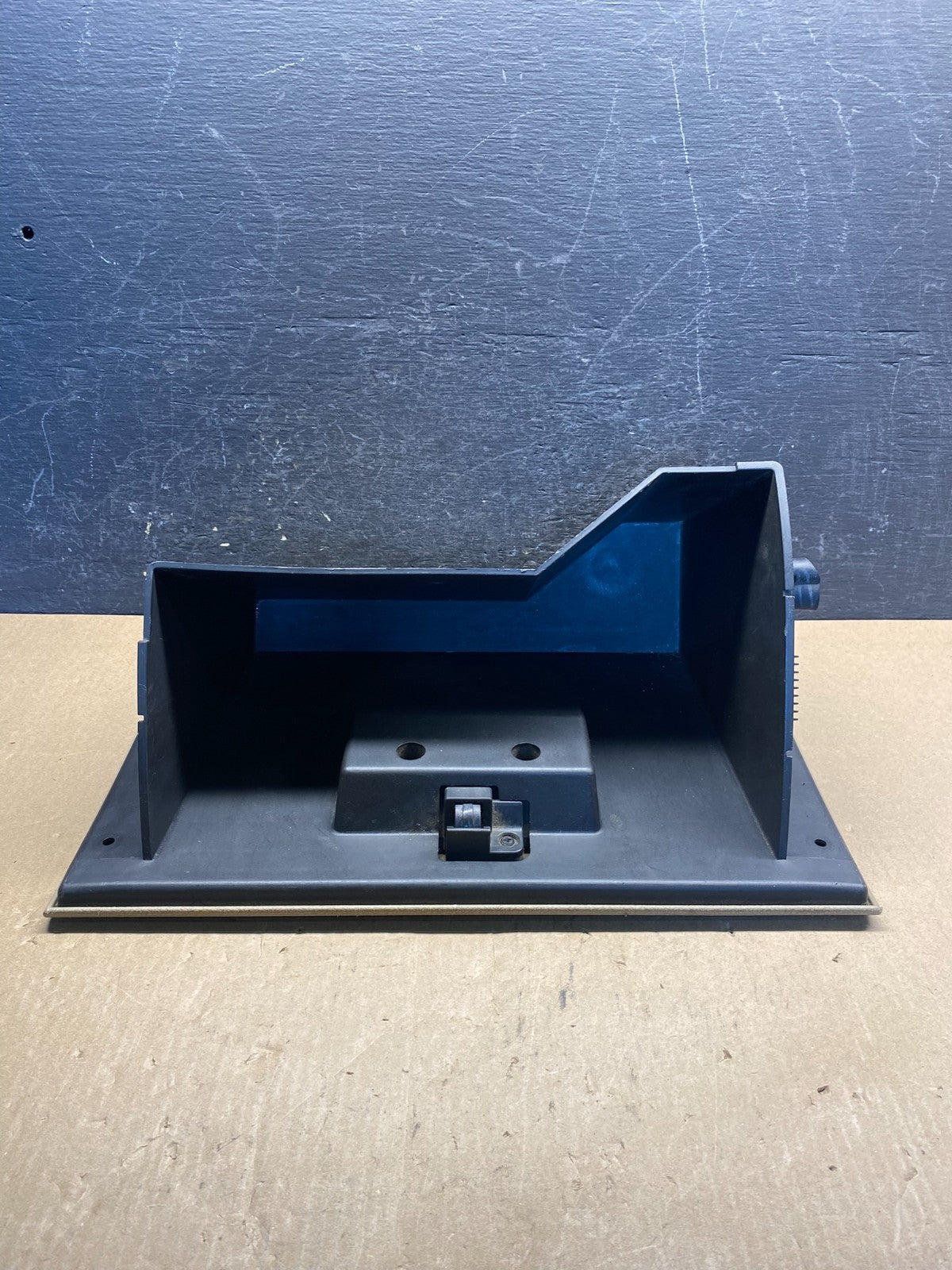 2004 to 2008 Ford F-150 Front Right Passenger Storage Glove Box AG1868 DG4