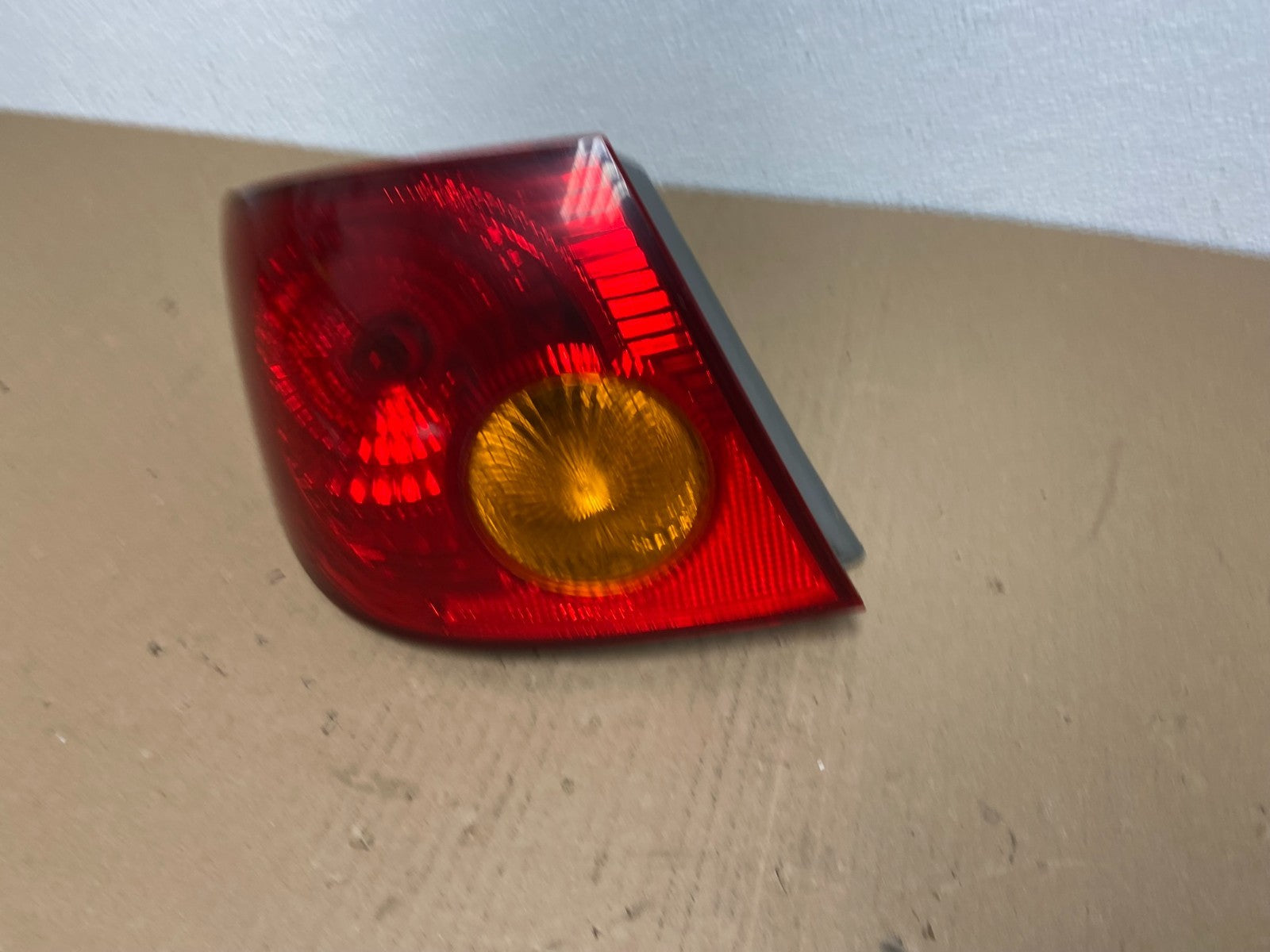 2003 to 2005 Toyota Corolla Left Driver Lh Side Tail Light Oem AB6415 DW1