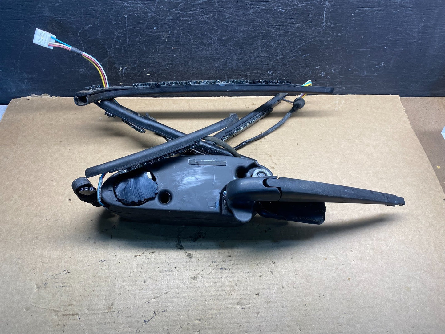2011-2013 Jeep Grand Cherokee Tailgate Back Door Rear Wiper Motor Wiper ae00230