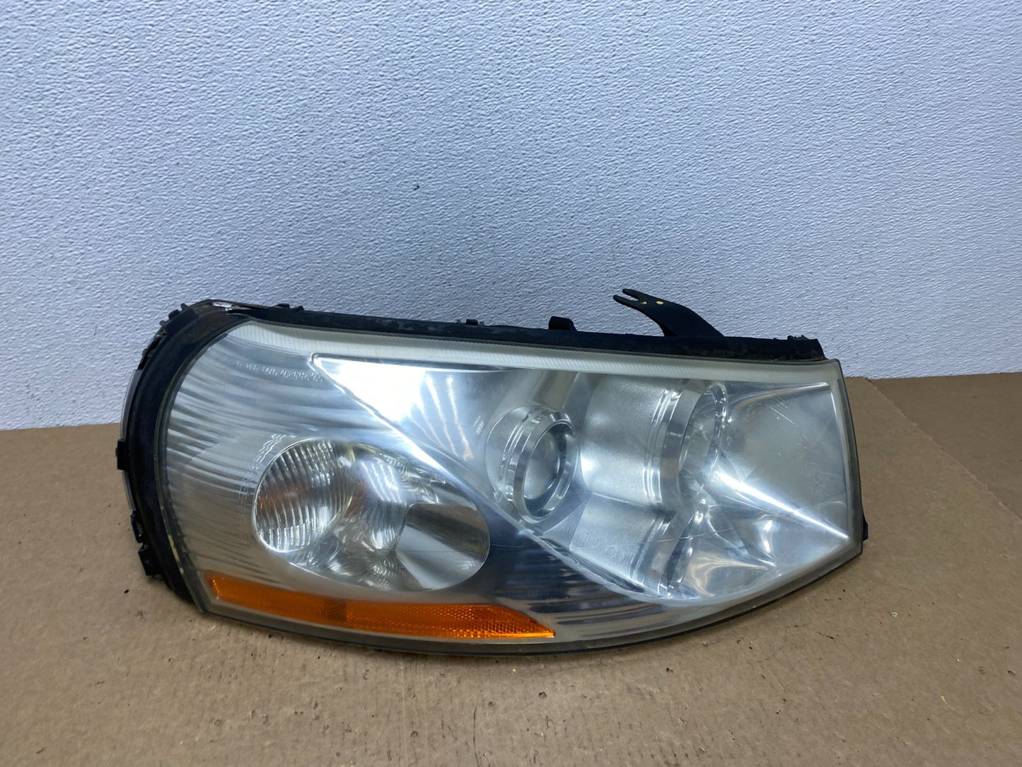2003 2004 2005 Saturn L L200 L300 Sedan Right Passenger Headlight Oem AC1301 DG0