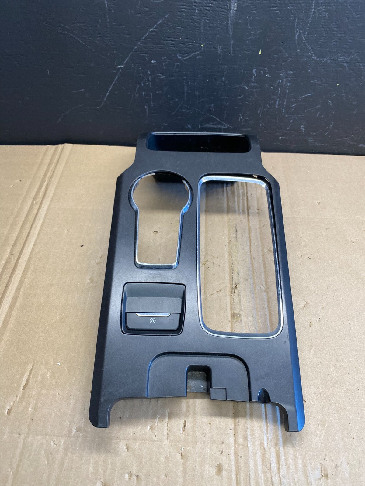 2017 to 2020 Ford Fusion Shifter Floor Center Console Trim Bezel OEM ab8794 DG0