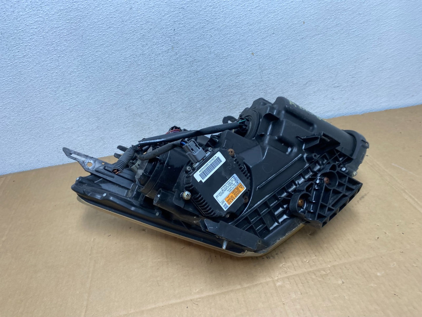 2008 to 2013 Nissan Rogue HID Xenon Headlight Left Driver Lh Side AD0804 DW7