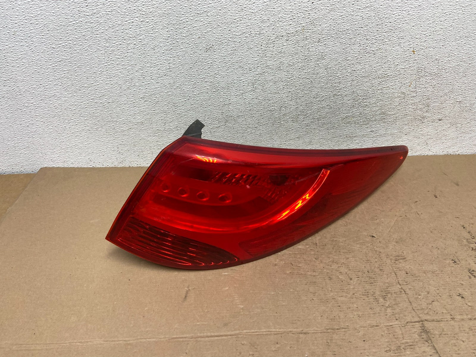 2010 to 2015 Hyundai Tucson Right Passenger RH Tail Light AF4926 DW0