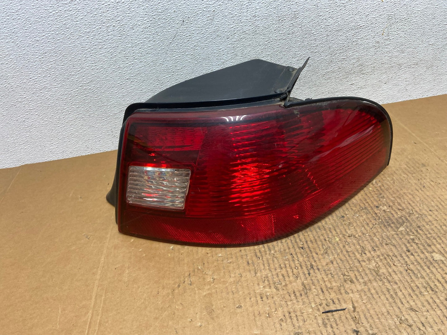 2000 - 2003 Mercury Sable Sedan Right Passenger Rh Side Tail Light AE1565 LK0