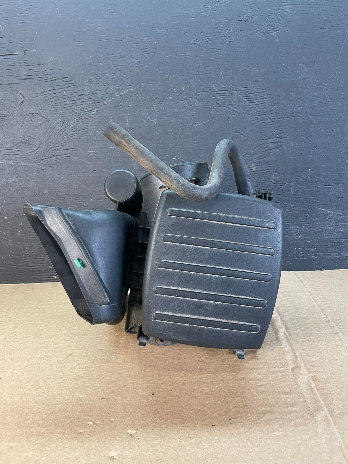 2011 - 2021 Dodge Durango 3.6L Air Filter Cleaner Box af5327 DG0