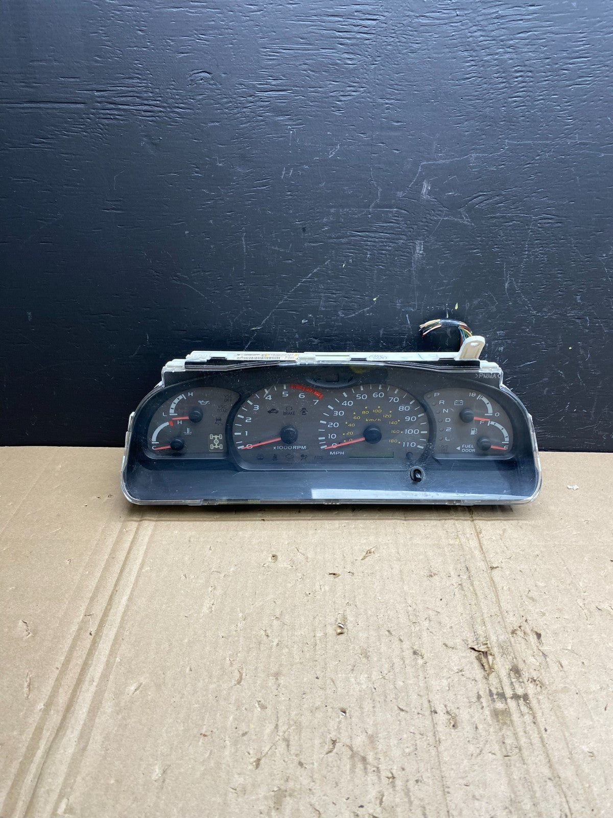 2001 to 2004 Toyota Sequoia Speedometer Insrument Gauge Cluster AB9066 DG0