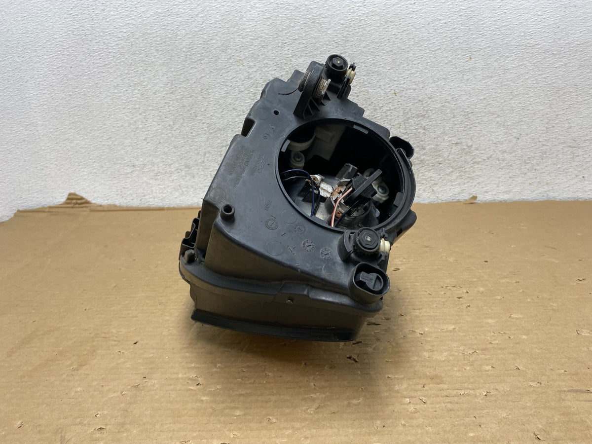 2011 to 2014 Volkswagen Jetta Right Passenger RH Headlight Halogen AG9240 DW6