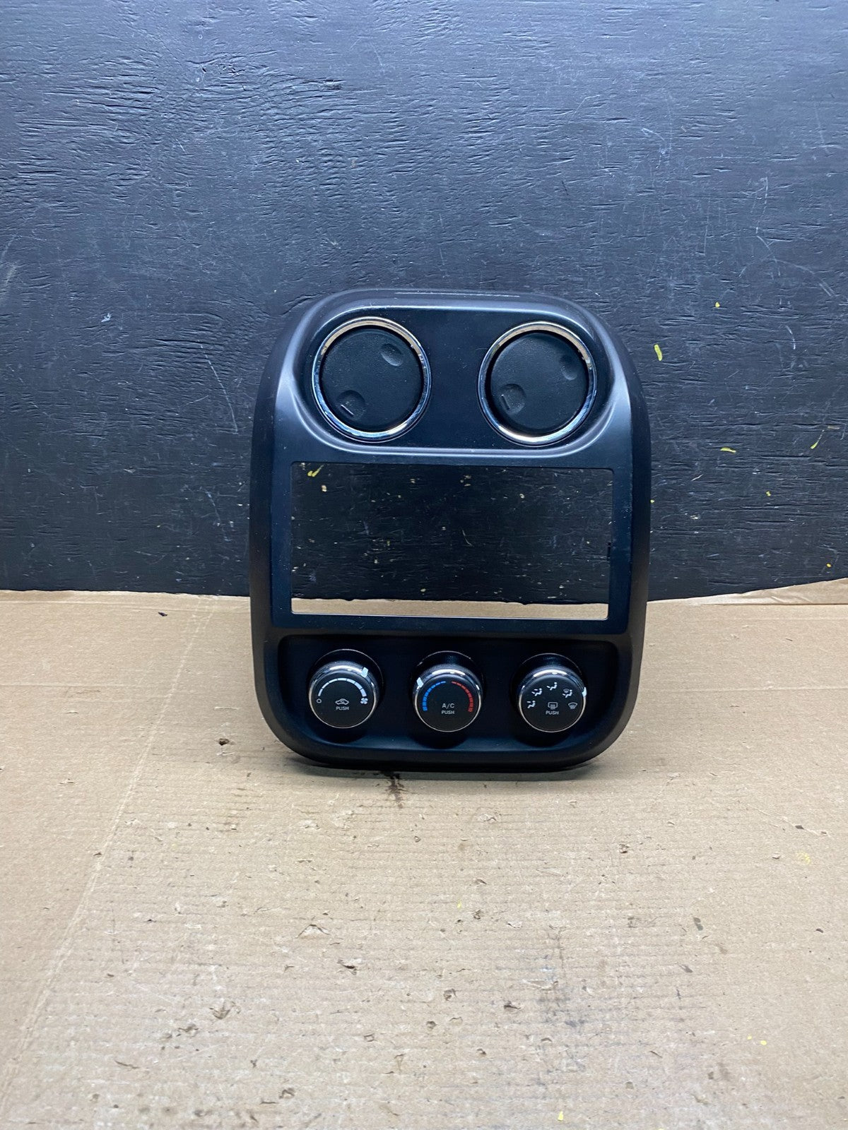 2011 to 2017 Jeep Compass Dash Climate Temperature Control Radio Bezel r2806 DG0