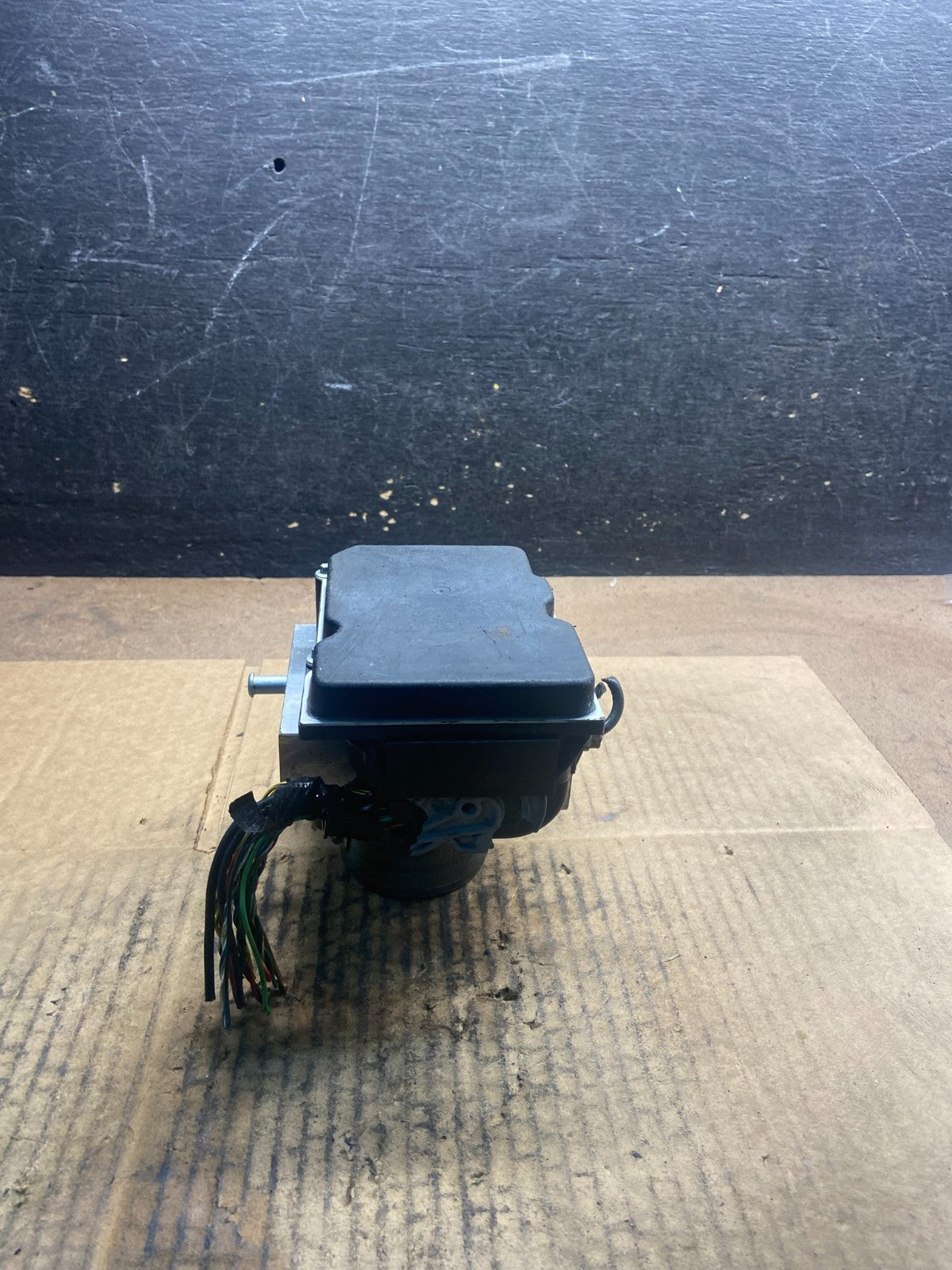 2010 - 2013 Land Rover LR4 ABS Anti Lock Brake Pump Module OEM Y4382 DG6