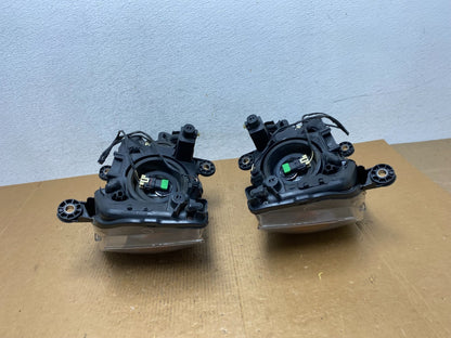2008 to 2016 Chrysler Town and Country Left+Right Side Headlights AE0424 DW9