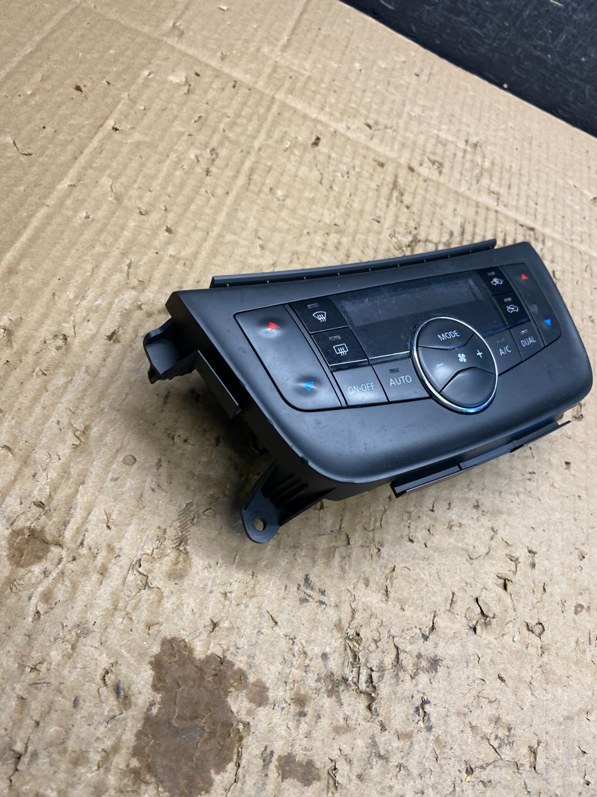 2015-2017 Nissan Sentra Climate Control Unit Heater Ac Temp Hvac AD1872 DG2