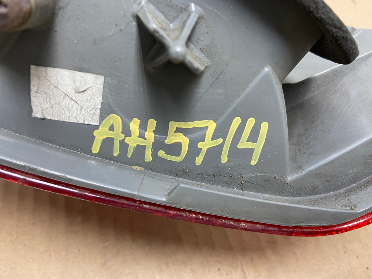 2001 2002 2003 Honda Civic Sedan Left Driver Lh Tail Light AH5714 LK8