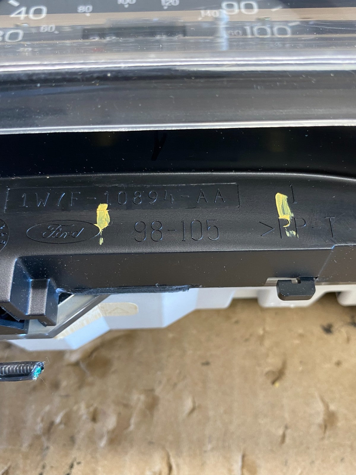 2003 to 2005 Mercury Grand Marquis Speedometer Instrustment Cluster ac6408 DG6