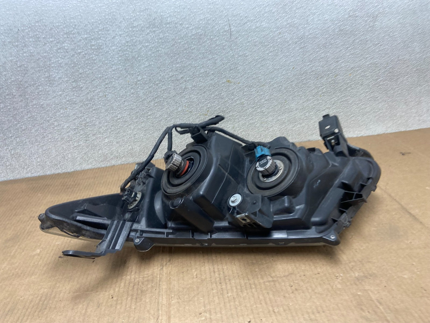 2011 to 2013 Honda Odyssey Front Right Passenger Headlight Halogen AA6218 DW5