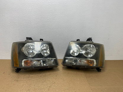 2007 to 2013 Chevrolet Suburban Tahoe Left+Right Set Headlights AC1567 DW0