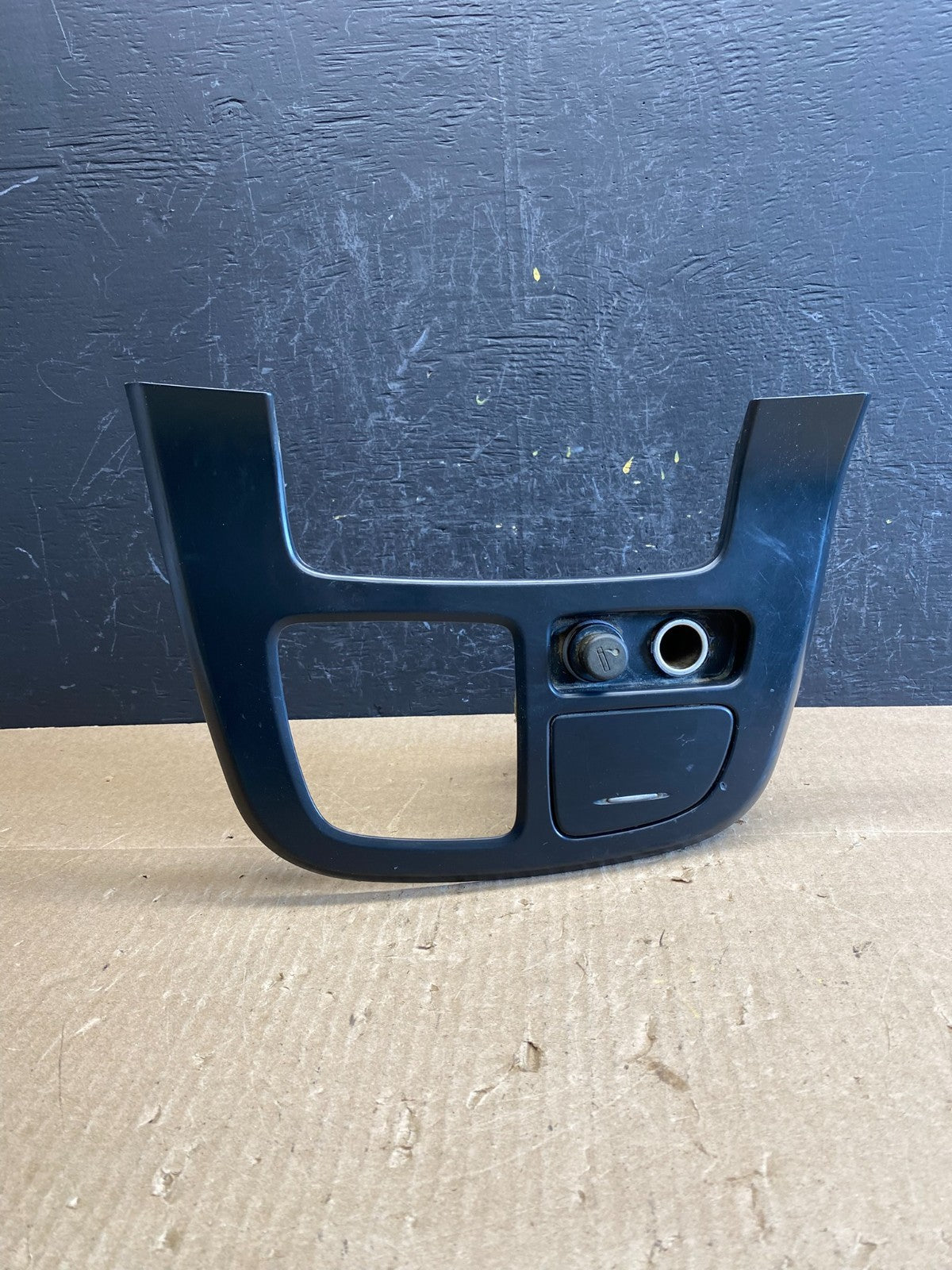 2006-2012 Hyundai Entourage Center Console Gear Shifter Bezel Astray AC6426 DG0