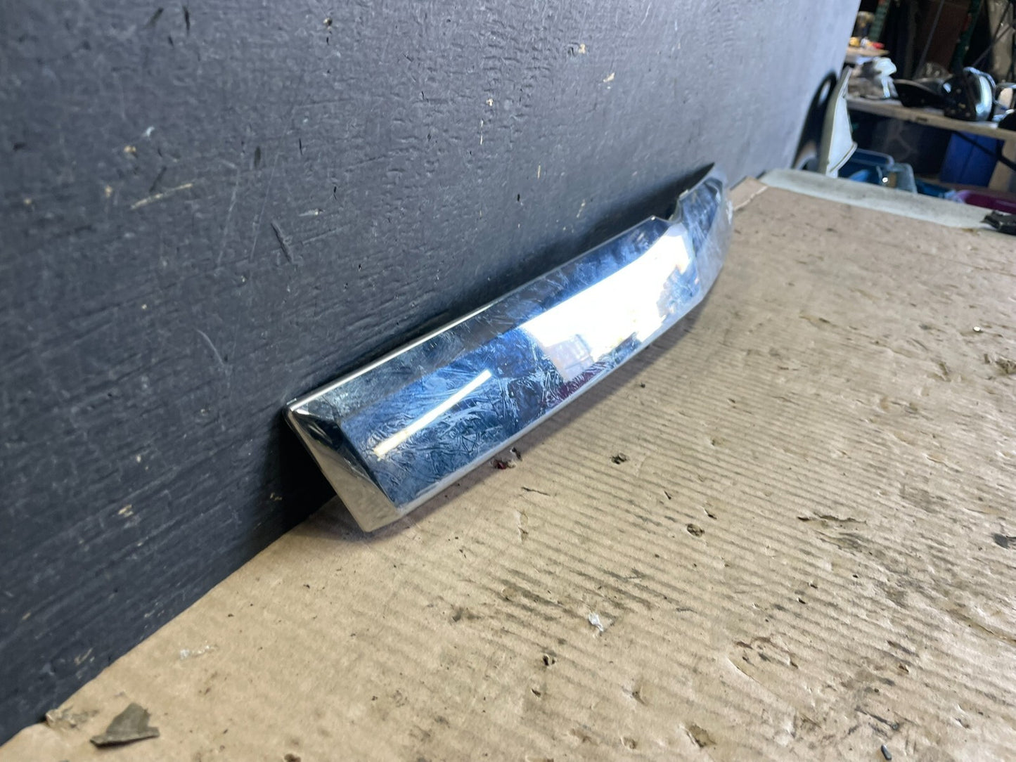 2010-2015 Cadillac SRX Rear Liftgate Tailgate Finish Molding W/ Camera M2946 DG2