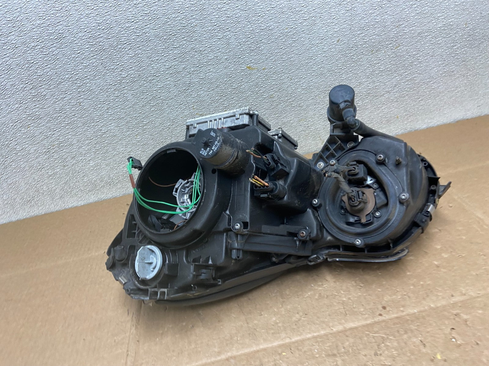 2003-2006 Mercedes E E320 E350 Class Right Passenger Xenon Headlight Y8747 DW10